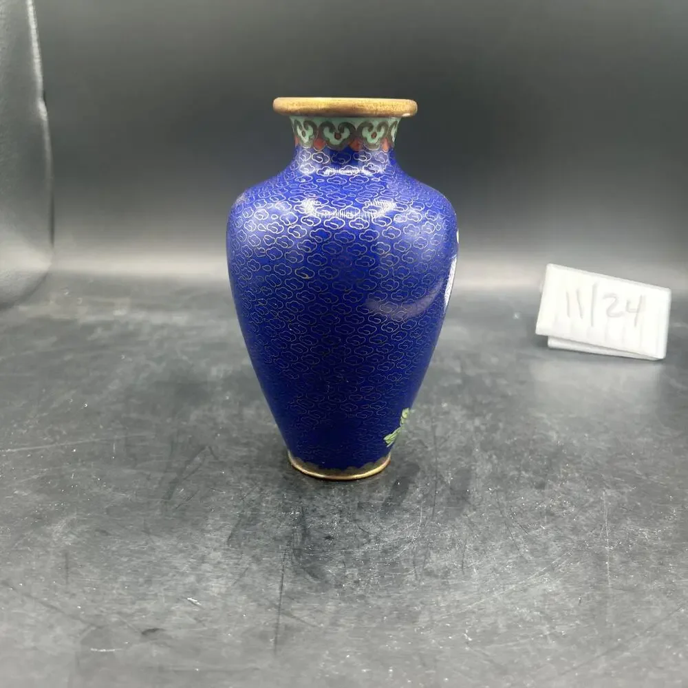 VINTAGE CHINESE Cloissoné SMALL VASE FLOWERS ON Royal Blue HEIGHT 5.25”